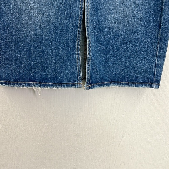 Universal Thread - NWT High Waist Split Front Distressed Denim Pencil Skirt SZ 2 - Picture 5 of 13